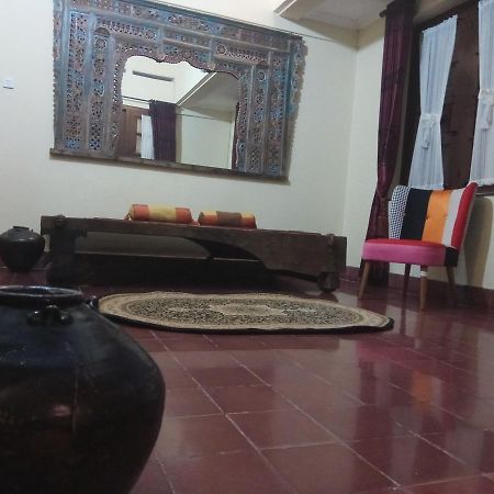 Doeloerkoe Homestay Solo Dış mekan fotoğraf