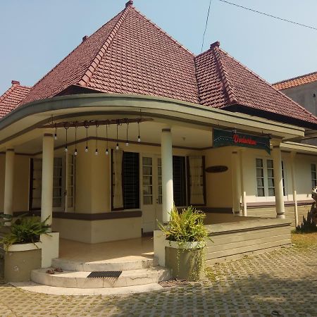Doeloerkoe Homestay Solo Dış mekan fotoğraf