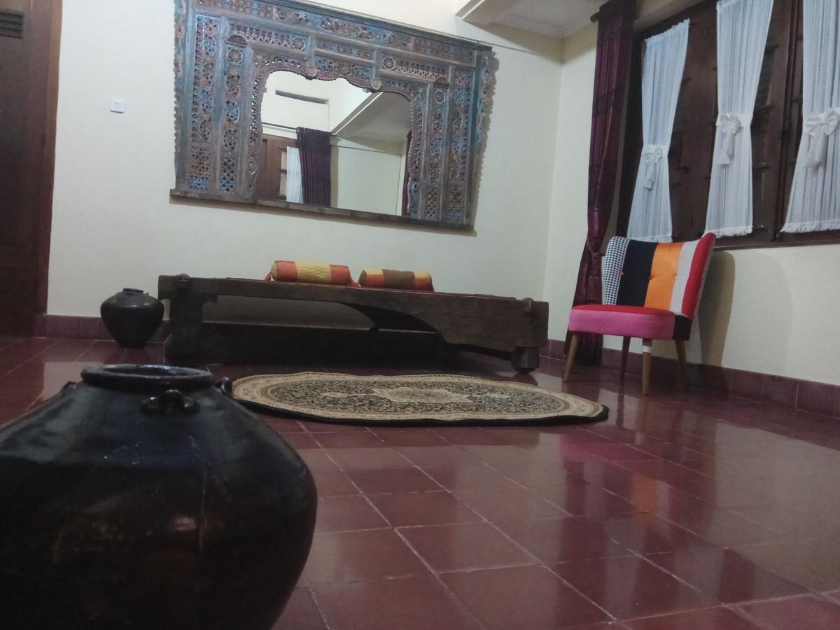 Doeloerkoe Homestay Solo Dış mekan fotoğraf