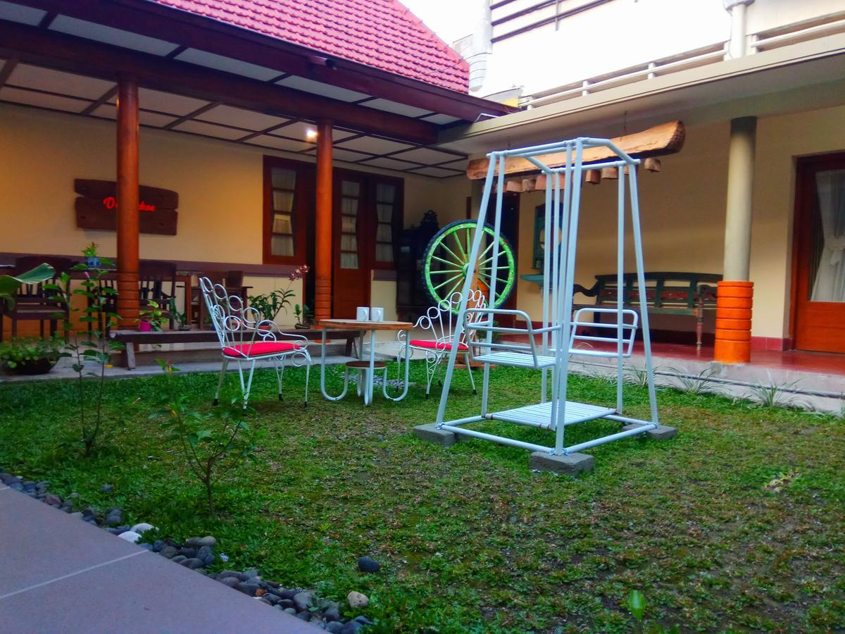 Doeloerkoe Homestay Solo Dış mekan fotoğraf