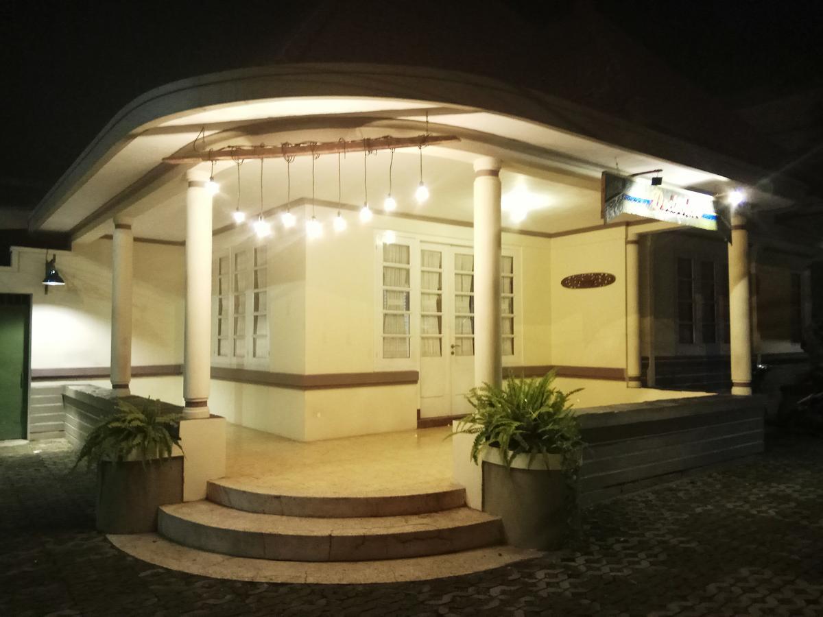 Doeloerkoe Homestay Solo Dış mekan fotoğraf