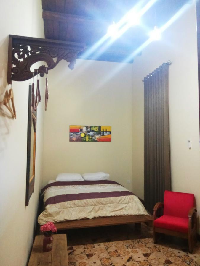 Doeloerkoe Homestay Solo Dış mekan fotoğraf