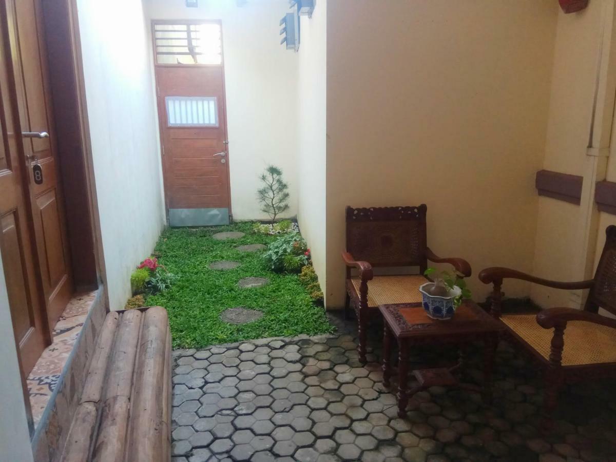 Doeloerkoe Homestay Solo Dış mekan fotoğraf
